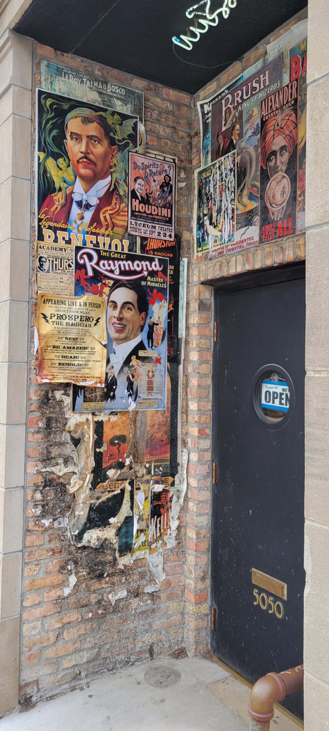 The Chicago Magic Lounge Outside Picture 